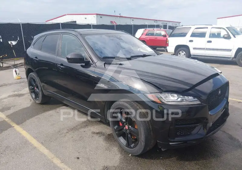 2017 Jaguar F-PACE photo