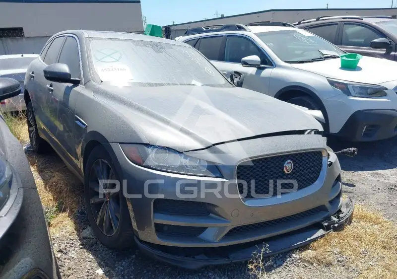 2017 Jaguar F-PACE photo