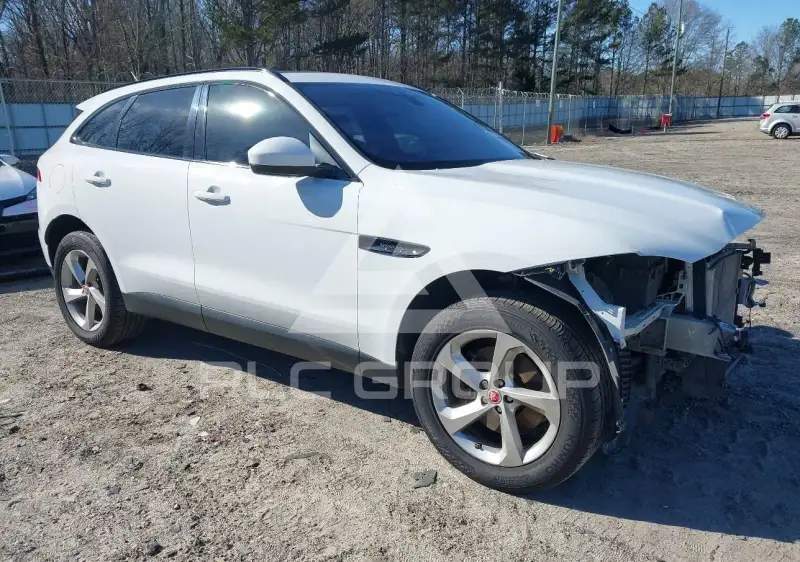 2017 Jaguar F-PACE photo