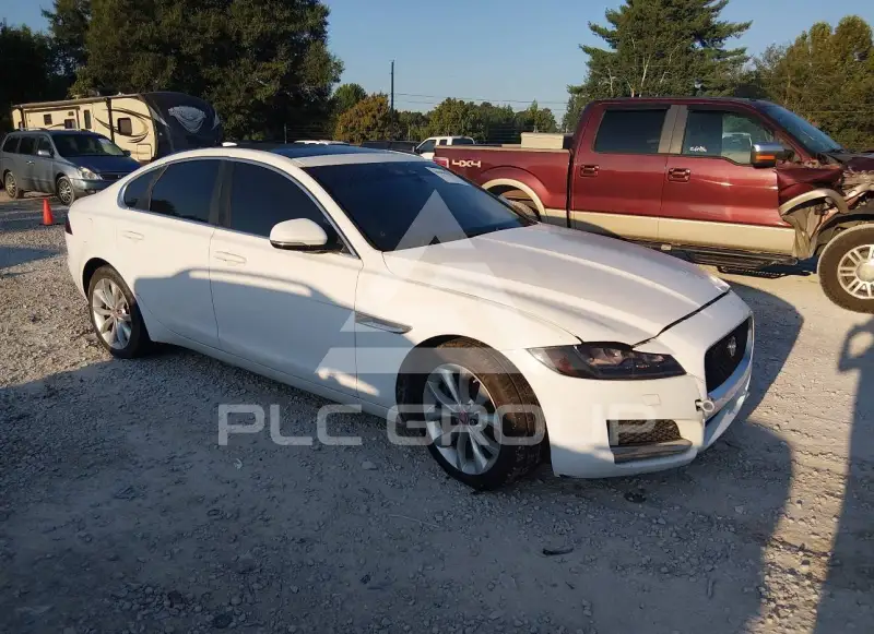 2017 Jaguar XF photo