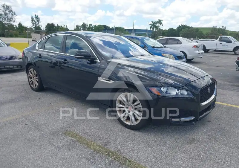 2017 Jaguar XF photo