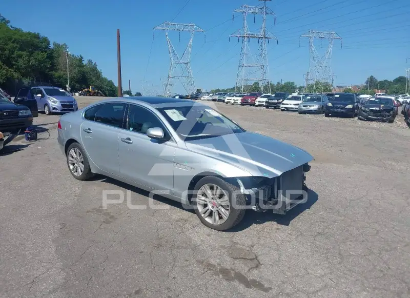 2017 Jaguar XF photo