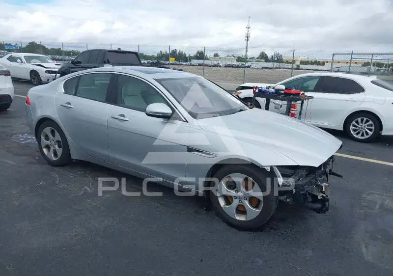 2017 Jaguar XE фото