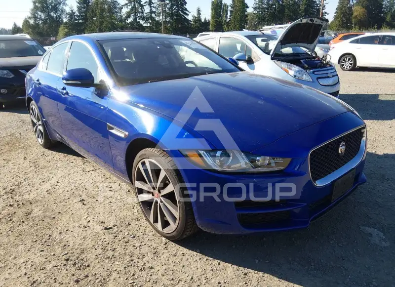 2017 Jaguar XE фото