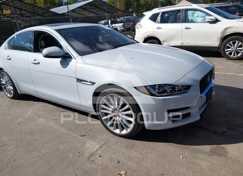 2017 Jaguar XE фото
