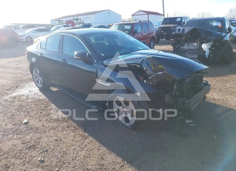 2017 Jaguar XE photo