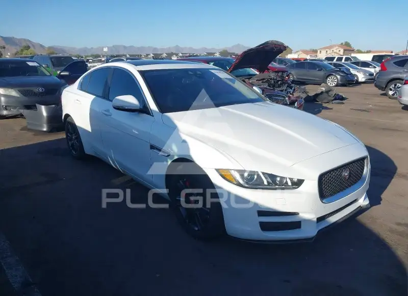 2017 Jaguar XE фото