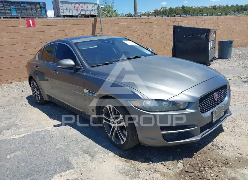 2017 Jaguar XE фото