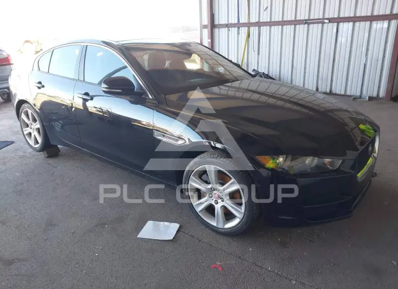 2017 Jaguar XE фото