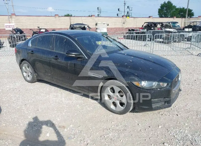 2017 Jaguar XE фото