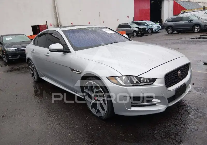2017 Jaguar XE photo