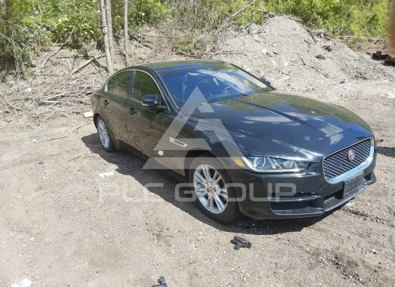 2017 Jaguar XE фото