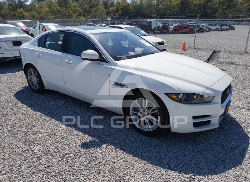 2017 Jaguar XE фото