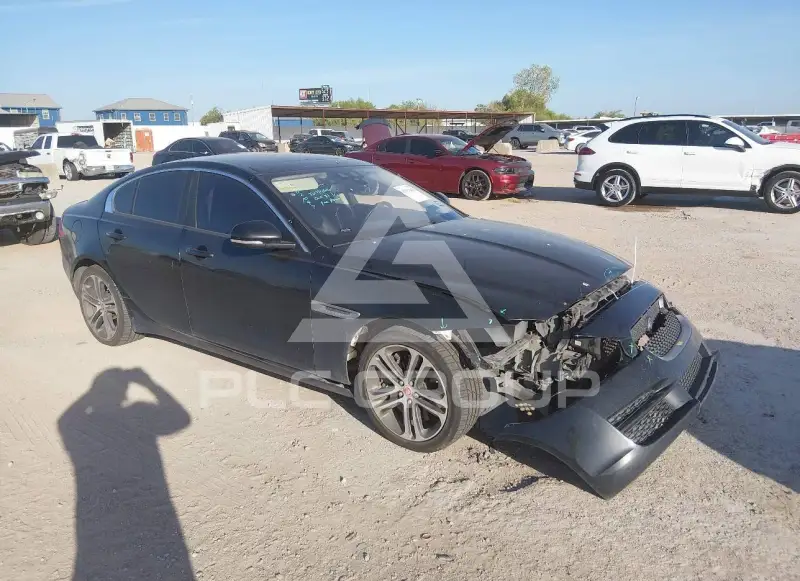 2017 Jaguar XE photo