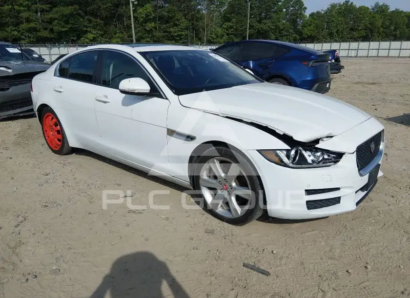 2017 Jaguar XE фото
