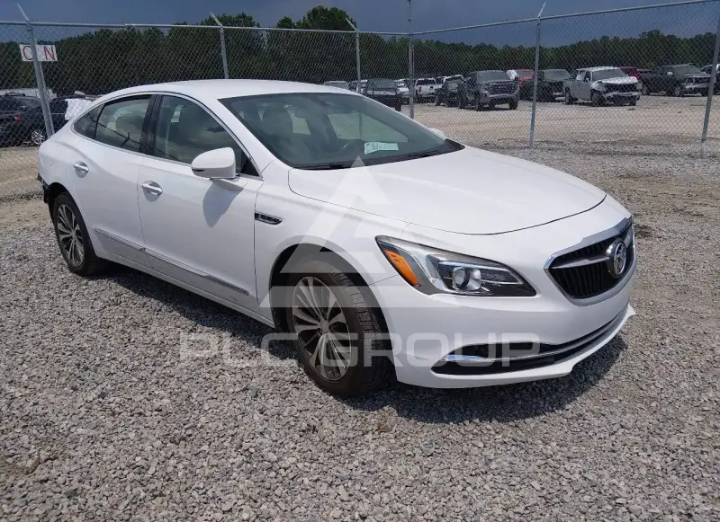 2017 Buick LACROSSE photo