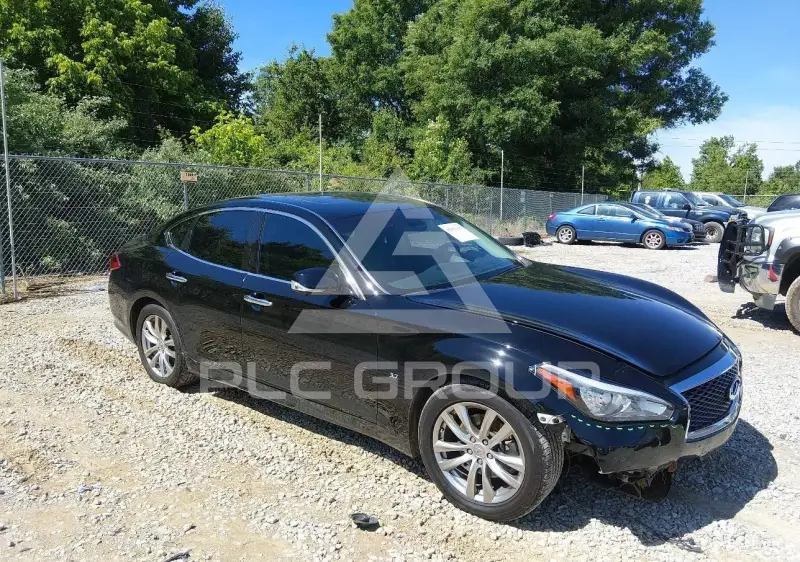 2017 Infinity Q70 фото
