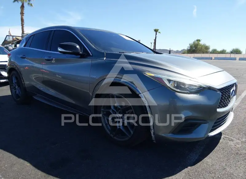 2017 Infinity QX30 фото