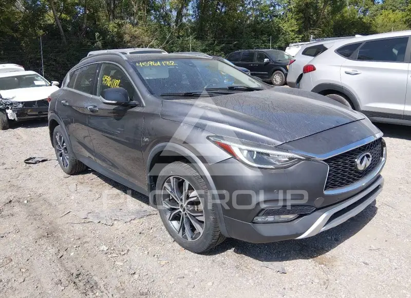2017 Infinity QX30 фото
