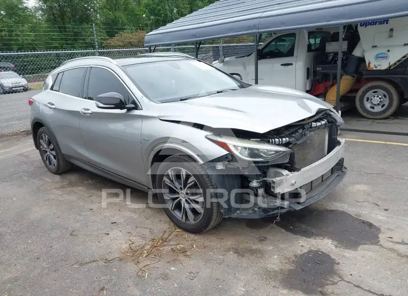 2017 Infinity QX30 фото