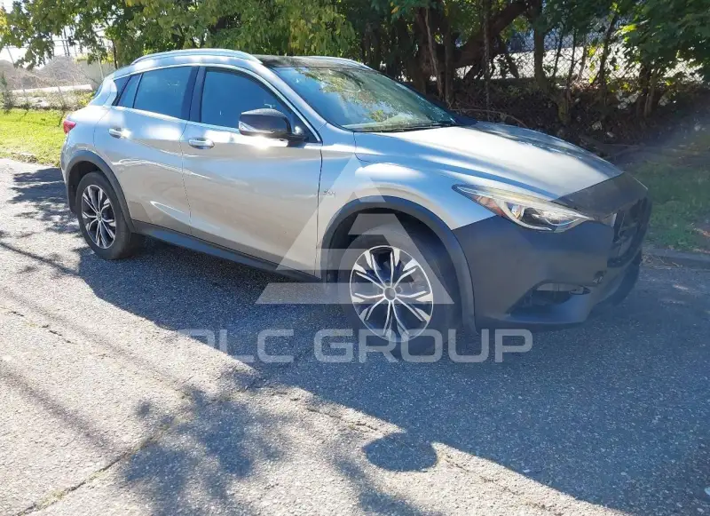 2017 Infinity QX30 фото