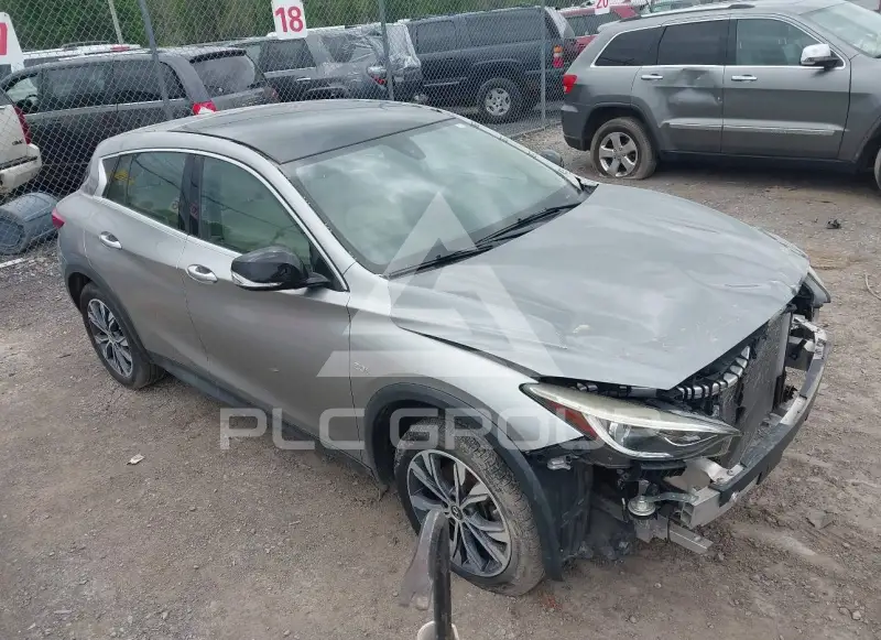 2017 Infinity QX30 фото