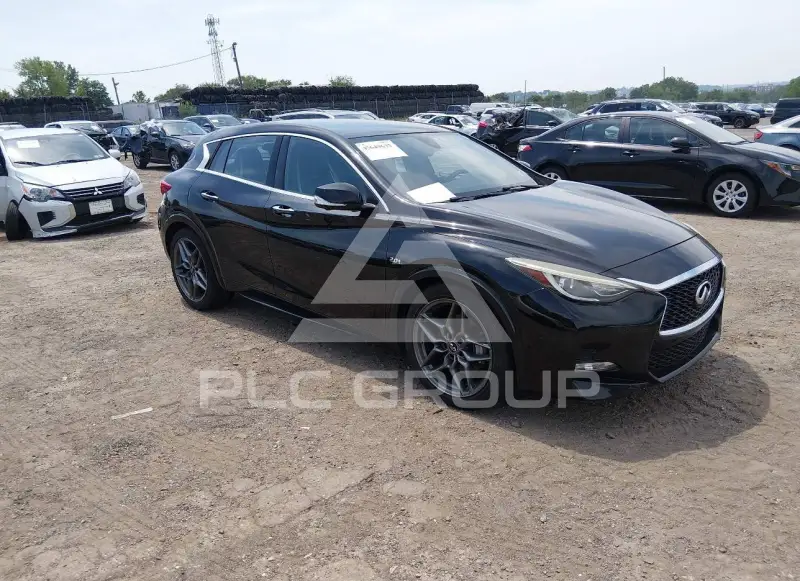 2017 Infinity QX30 фото