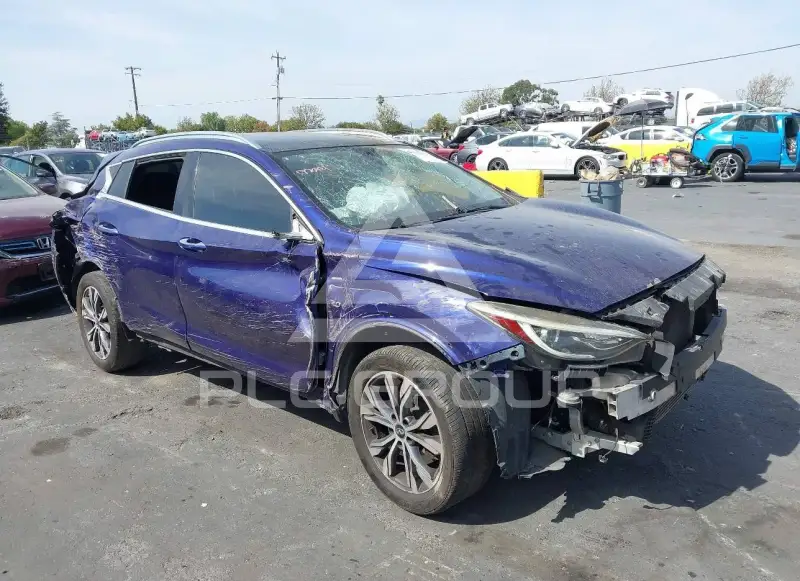 2017 Infinity QX30 фото