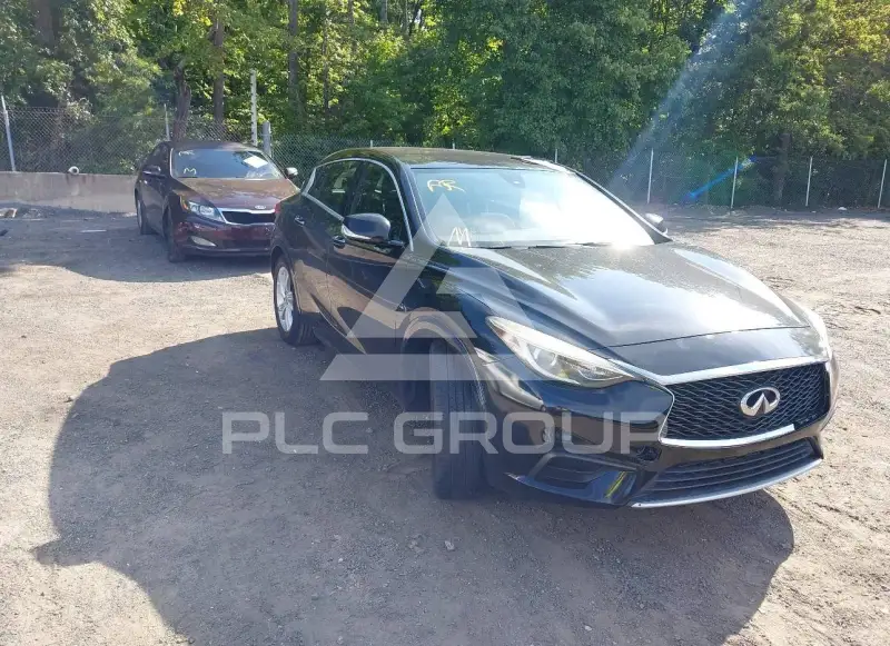 2017 Infinity QX30 фото