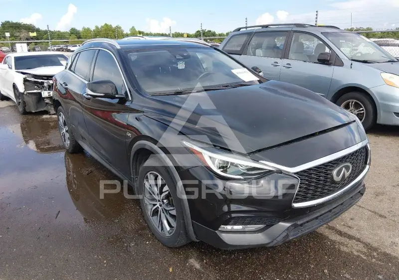 2017 Infinity QX30 фото