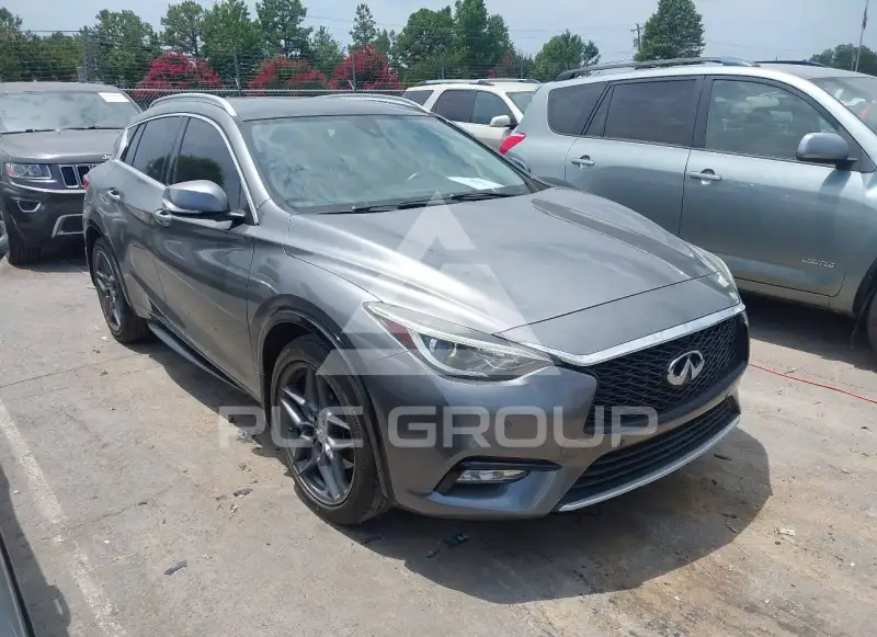 2017 Infinity QX30 фото