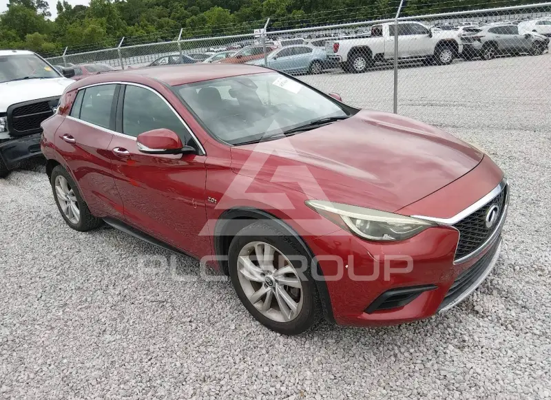 2017 Infinity QX30 фото