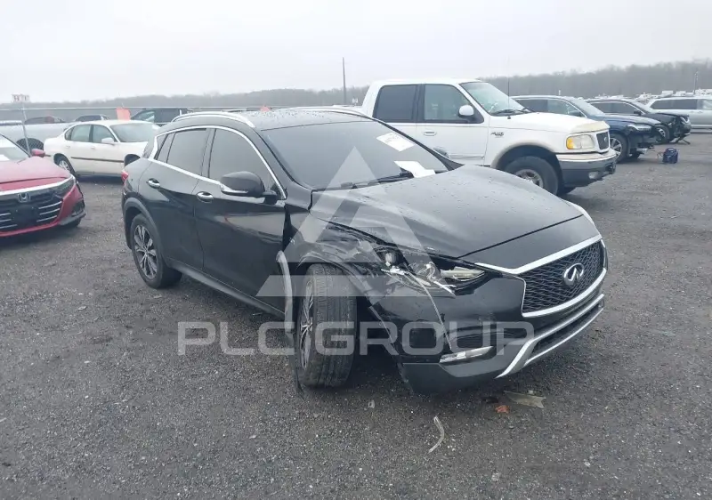 2017 Infinity QX30 фото