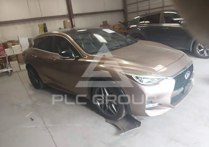 2017 Infinity QX30 фото