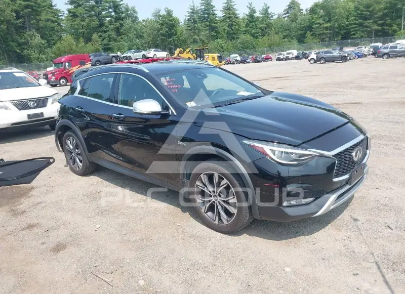 2017 Infinity QX30 фото