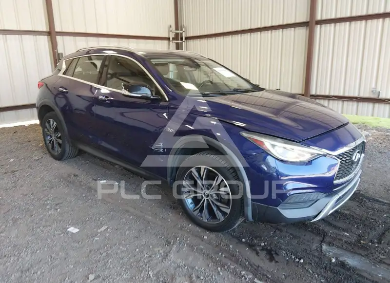 2017 Infinity QX30 photo