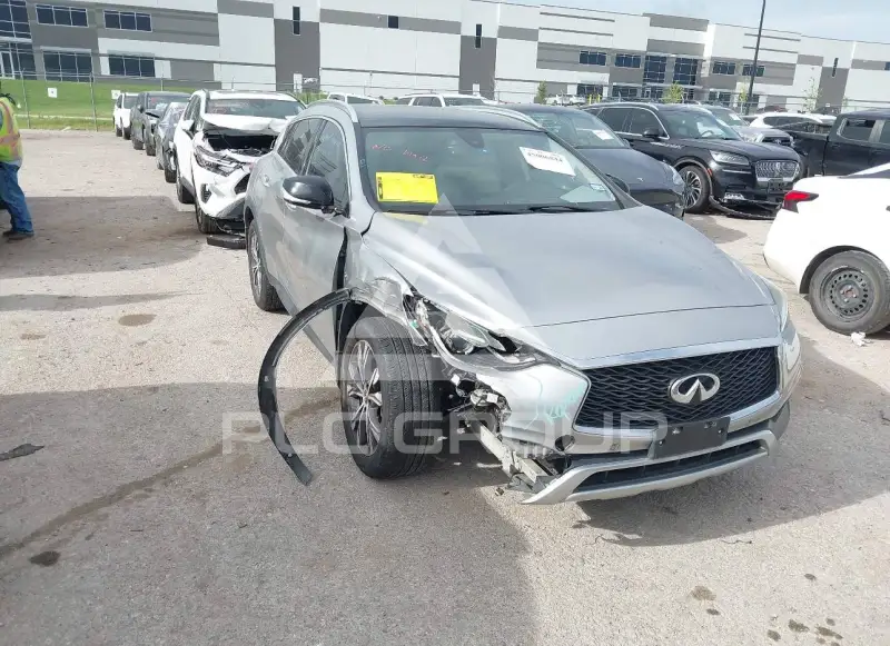 2017 Infinity QX30 фото