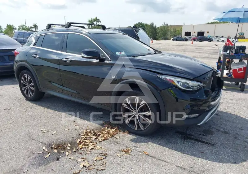 2017 Infinity QX30 фото