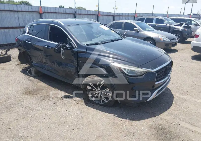 2017 Infinity QX30 фото