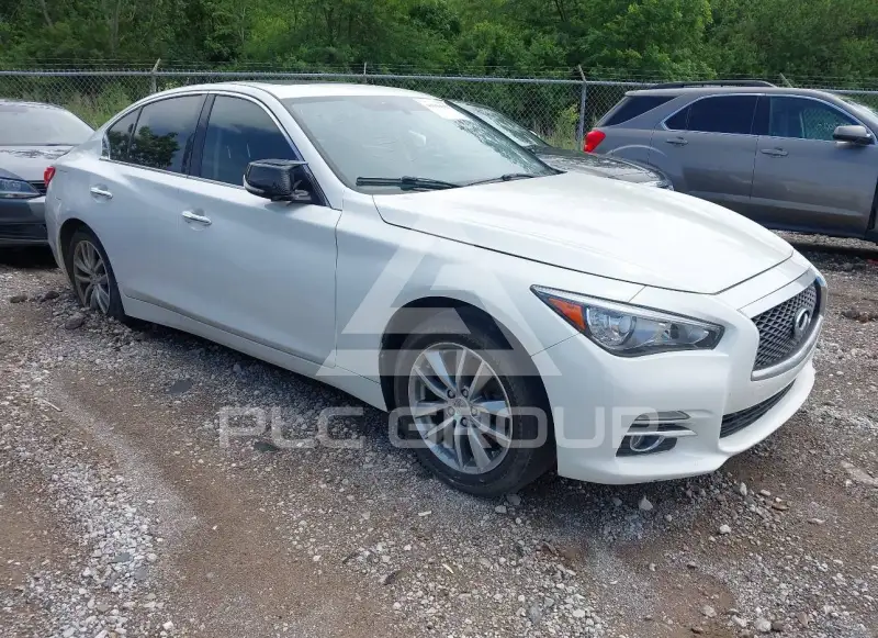2017 Infinity Q50 фото