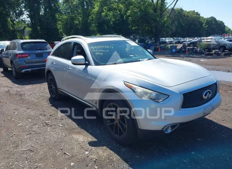 2017 Infinity QX70 фото