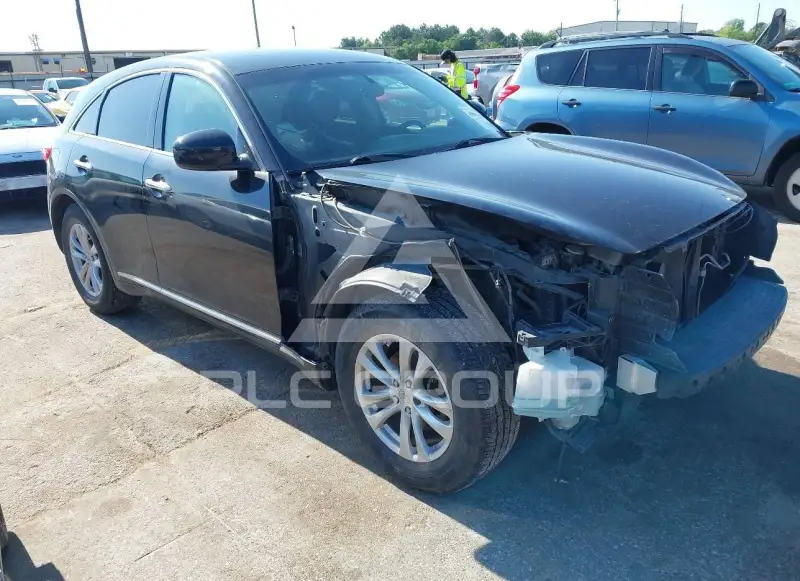 2017 Infinity QX70 фото
