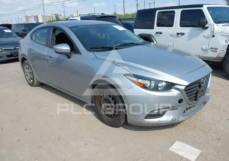 2017 Mazda 3 photo