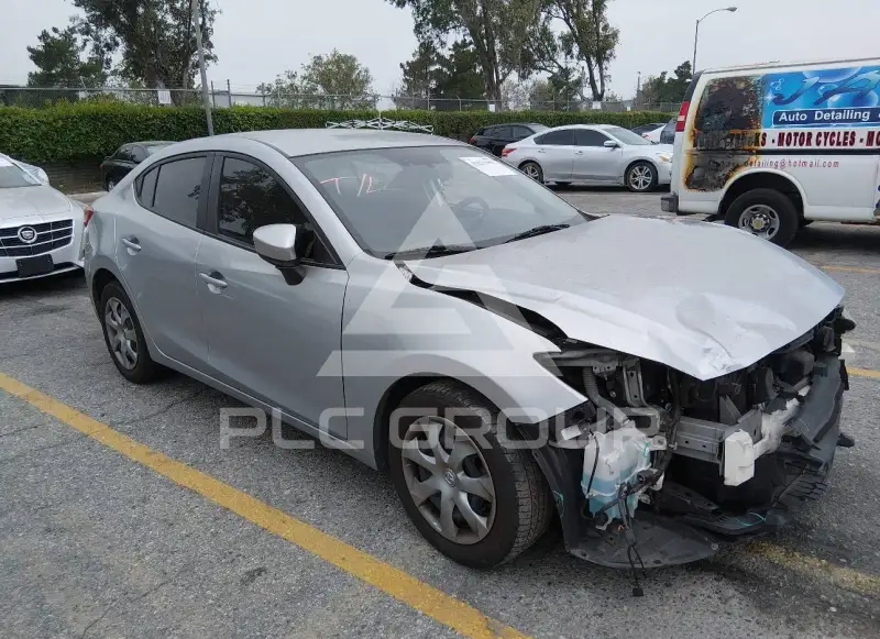 2017 Mazda 3 фото