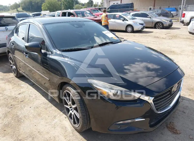 2017 Mazda 3 фото