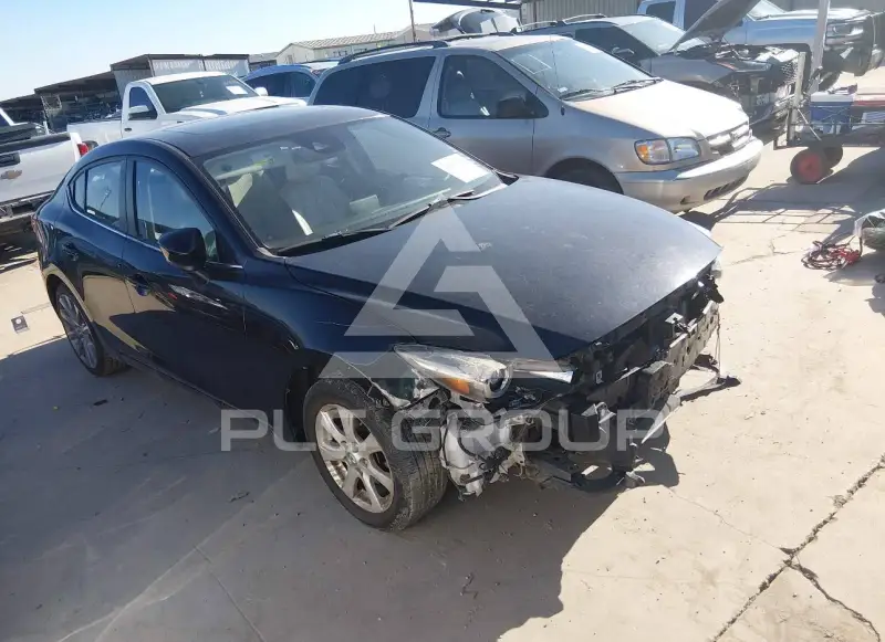 2017 Mazda 3 photo