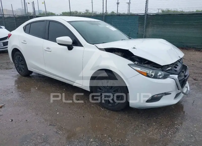 2017 Mazda 3 photo