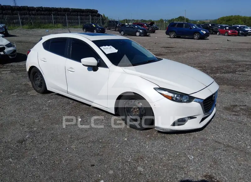 2017 Mazda 3 фото