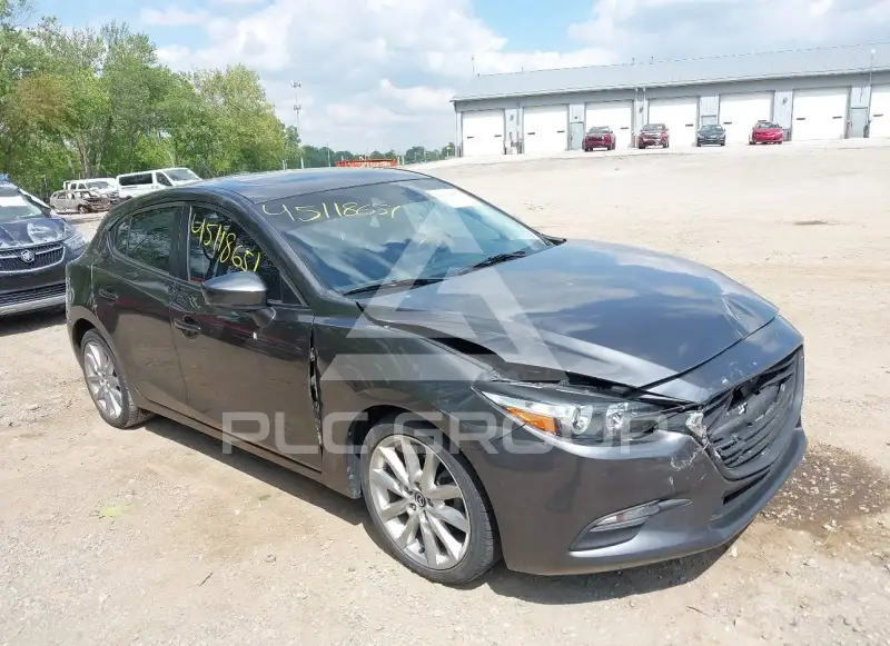 2017 Mazda 3 фото