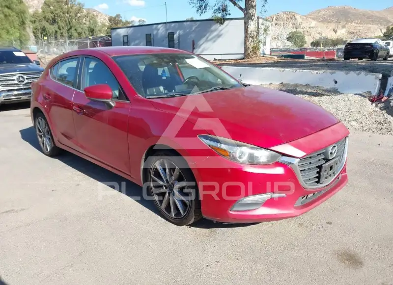 2017 Mazda 3 photo